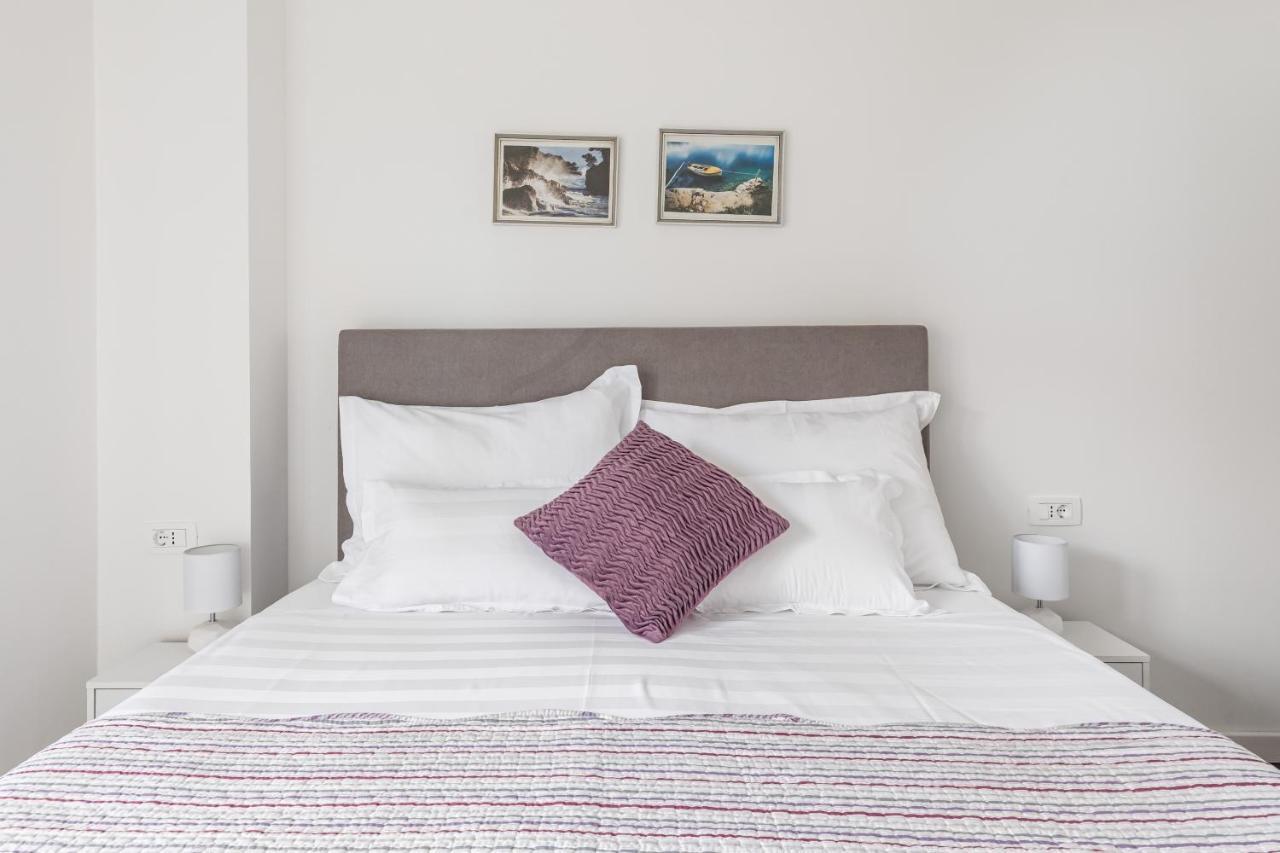 Apartments Villa Salona Sky מראה חיצוני תמונה