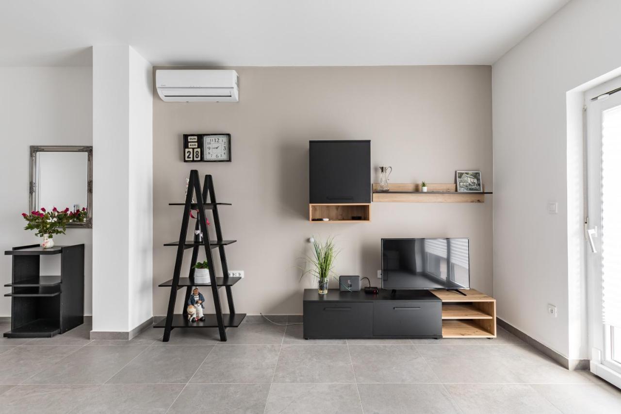 Apartments Villa Salona Sky מראה חיצוני תמונה