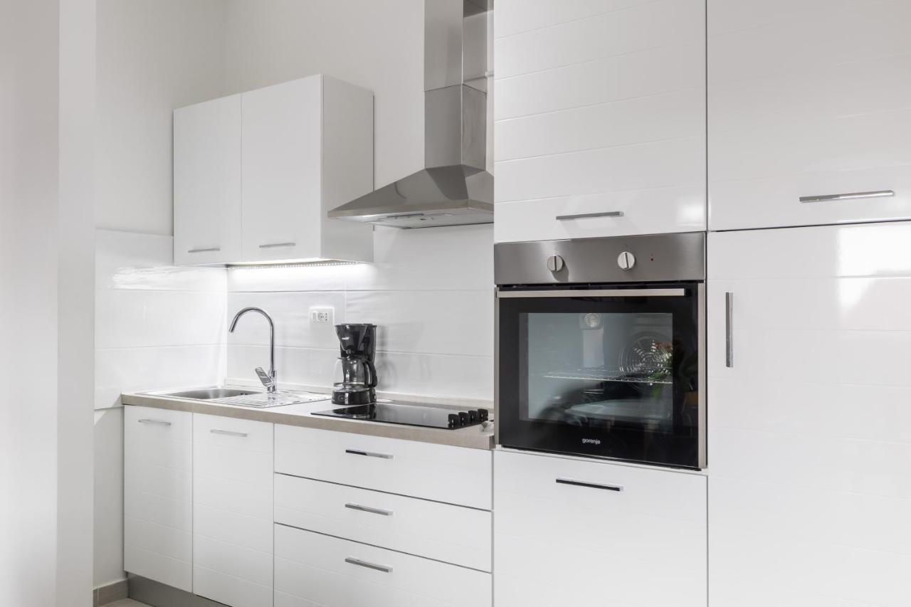 Apartments Villa Salona Sky מראה חיצוני תמונה