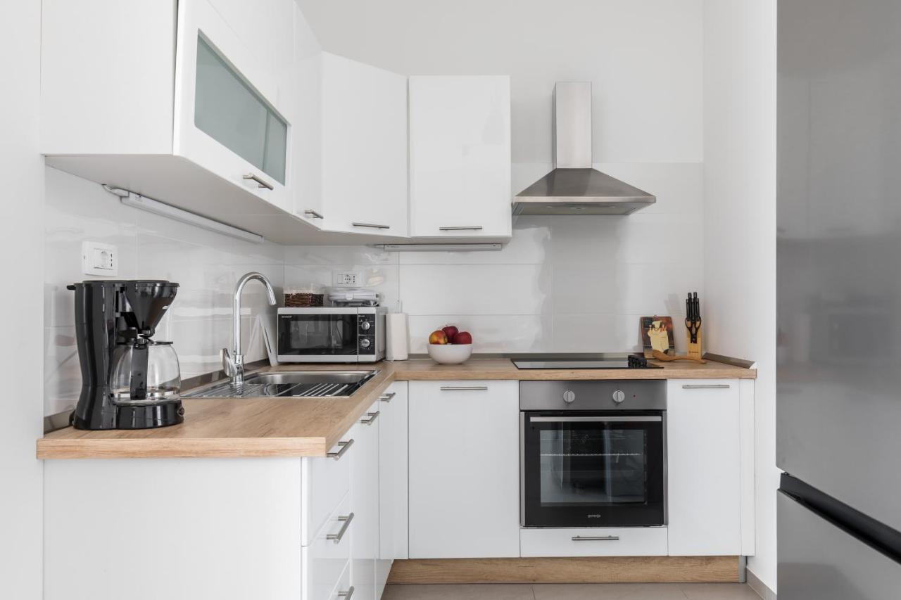 Apartments Villa Salona Sky מראה חיצוני תמונה